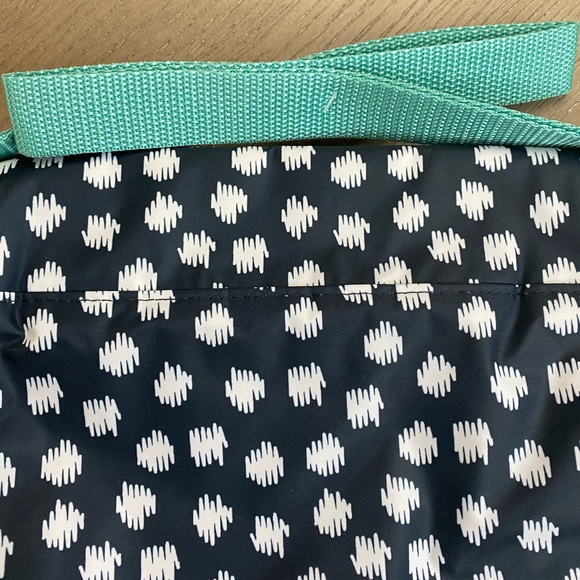 New Thirty One Navy Doodle Dot Going Places Thermal Bag With Strap - Picture 11 of 15